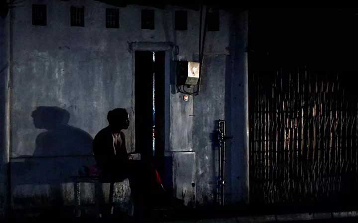 শ্রীলঙ্কায় বিদ্যুত ও পরিবহন সংকট ভয়াবহ